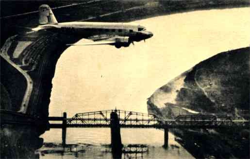 Douglas Airplane Bridge Aviation